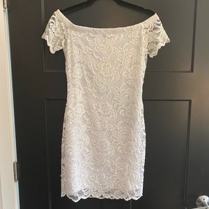 Ambiance, medium, white